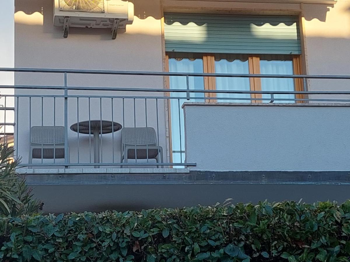 Blue Apartment - A Due Passi Dal Lago, Parcheggio Privato Lazise Luaran gambar