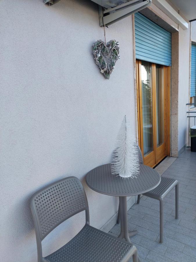 Blue Apartment - A Due Passi Dal Lago, Parcheggio Privato Lazise Luaran gambar